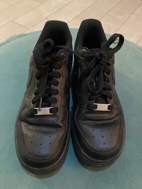 Women’s Black Leather Lace-Up Sneakers